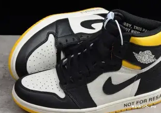 AIR 1 MAIZE LS VARSITY JORDAN NO 0605